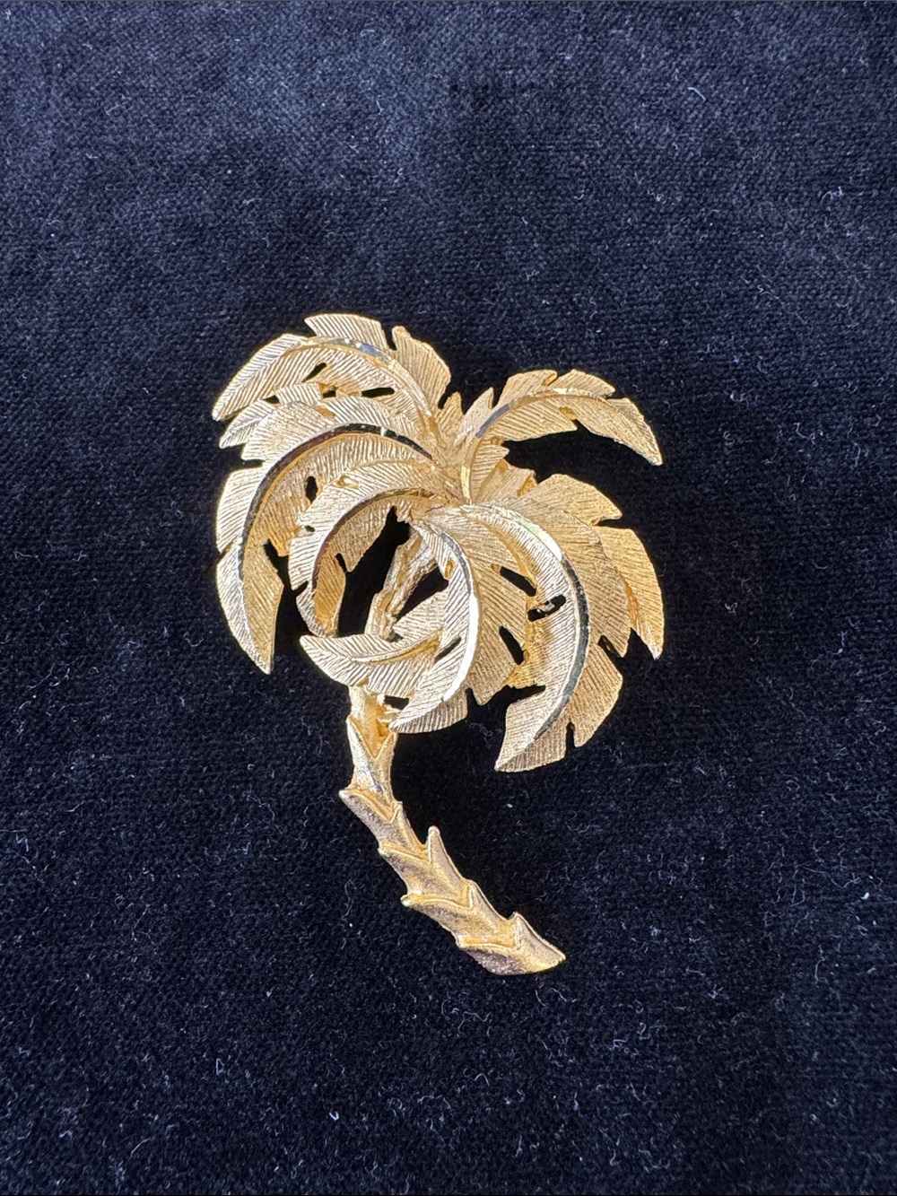 VINTAGE GOLD PALM TREE BROOCH